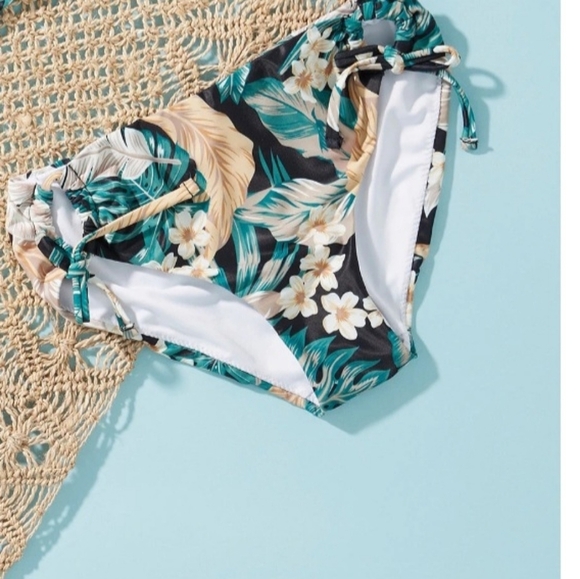 New Seafolly Multicolor Floral Tropical Hawaiian Bikini Bottom Girls Size 14 - Picture 1 of 4